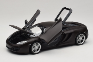 McLaren MP4-12C Matt Black Minichamps 1:18 110133021 Pressofusione — immagine 2 di 8