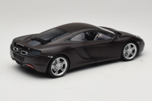 McLaren MP4-12C Matt Black Minichamps 1:18 110133021 Pressofusione — immagine 3 di 8