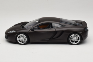 McLaren MP4-12C Matt Black Minichamps 1:18 110133021 Pressofusione — immagine 4 di 8