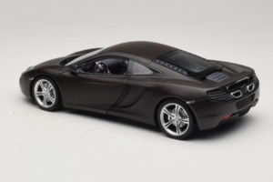 McLaren MP4-12C Matt Black Minichamps 1:18 110133021 Pressofusione — immagine 7 di 8