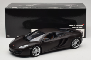McLaren MP4-12C Matt Black Minichamps 1:18 110133021 Pressofusione — immagine 8 di 8