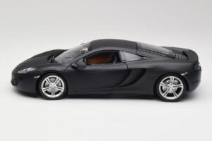 McLaren MP4-12C Matt Satellite Grigio Minichamps 1:18 110133024 Pressofusione — immagine 4 di 8