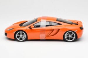 McLaren MP4-12C Arancione AUTOart 1:18 76006 Pressofusione — immagine 4 di 8