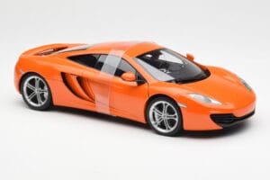 McLaren MP4-12C Arancione AUTOart 1:18 76006 Pressofusione — immagine 6 di 8