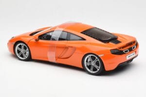 McLaren MP4-12C Arancione AUTOart 1:18 76006 Pressofusione — immagine 7 di 8