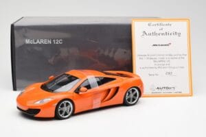 McLaren MP4-12C Arancione AUTOart 1:18 76006 Pressofusione — immagine 8 di 8