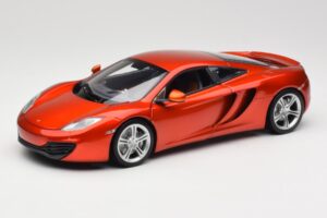 McLaren MP4-12C Orange Metallic Minichamps 1:18 110133020 Pressofusione
