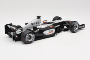 McLaren MP4-19 Mercedes J.P. Montoya Test Car 2005 Minichamps 1:18 533051880 Pressofusione — immagine 2 di 7