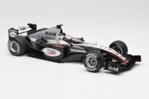 McLaren MP4-19 Mercedes J.P. Montoya Test Car 2005 Minichamps 1:18 533051880 Pressofusione — immagine 4 di 7