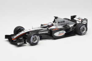 McLaren MP4-19 Mercedes J.P. Montoya Test Car 2005 Minichamps 1:18 533051880 Pressofusione