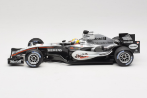 McLaren MP4-20 Mercedes #10 J.P. Montoya F1 2005 Minichamps 1:18 B66962338 Pressofusione — immagine 3 di 6