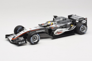 McLaren MP4-20 Mercedes #10 J.P. Montoya F1 2005 Minichamps 1:18 B66962338 Pressofusione