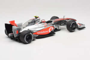 McLaren MP4-24 Mercedes #2 H. Kovalainen F1 2009 Minichamps 1:18 503091802 Pressofusione — immagine 2 di 7