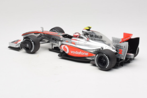 McLaren MP4-24 Mercedes #2 H. Kovalainen F1 2009 Minichamps 1:18 503091802 Pressofusione — immagine 5 di 7
