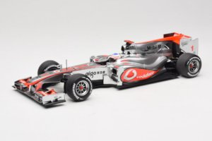McLaren MP4-25 Mercedes #1 J. Button Vodafone McLaren Showcar F1 2010 Minichamps 1:18 530101801 Pressofusione