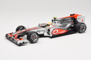McLaren MP4-25 Mercedes #2 L. Hamilton Vodafone McLaren F1 2010 Minichamps 1:18 530101802 Pressofusione