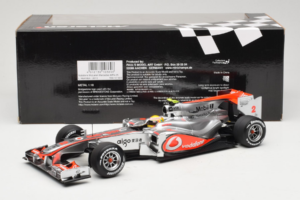 McLaren MP4-25 Mercedes #2 L. Hamilton Vodafone McLaren F1 2010 Minichamps 1:18 530101802 Pressofusione — immagine 6 di 7