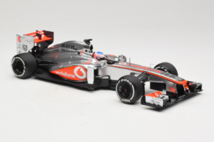 McLaren MP4-28 Mercedes #5 J. Button Vodafone McLaren F1 2013 Minichamps 1:18 530131805 Pressofusione — immagine 4 di 7