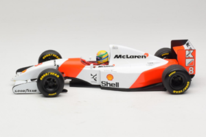 McLaren MP4/8 Ford #8 A. Senna Marlboro McLaren 1993 Minichamps 1:18 540931808 Pressofusione — immagine 3 di 7
