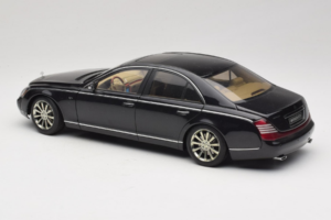 Maybach 57S Nero AUTOart 1:18 76156 Pressofusione — immagine 6 di 7