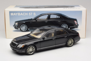 Maybach 57S Nero AUTOart 1:18 76156 Pressofusione — immagine 7 di 7
