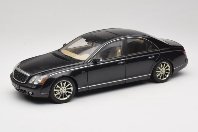 Maybach 57S Nero AUTOart 1:18 76156 Pressofusione