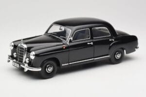 Mercedes 180 W120 Ponton Nero Revell 1:18 08973 Pressofusione