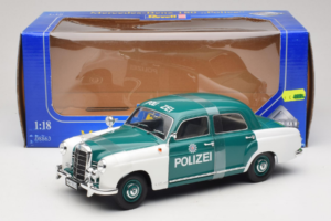 Mercedes 180 Ponton Polizei Revell 1:18 8863 Pressofusione — immagine 6 di 6