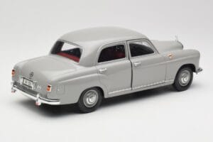 Mercedes 180 W120 Ponton Graphite Grey Revell 1:18 08974 Pressofusione — immagine 3 di 8