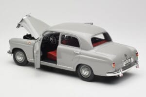 Mercedes 180 W120 Ponton Graphite Grey Revell 1:18 08974 Pressofusione — immagine 5 di 8