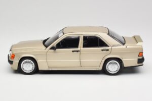 Mercedes 190E W201 2.3-16 Smoke Silver Metallic Norev 1:18 183831 Pressofusione — immagine 4 di 8