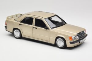 Mercedes 190E W201 2.3-16 Smoke Silver Metallic Norev 1:18 183831 Pressofusione — immagine 6 di 8
