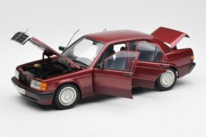 Mercedes 190E W201 2.0 Rosso Dealer Edition AUTOart 1:18 B66040383 Pressofusione — immagine 2 di 8