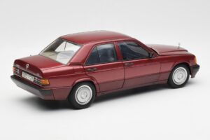 Mercedes 190E W201 2.0 Rosso Dealer Edition AUTOart 1:18 B66040383 Pressofusione — immagine 3 di 8