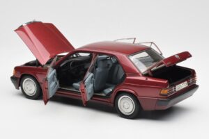 Mercedes 190E W201 2.0 Rosso Dealer Edition AUTOart 1:18 B66040383 Pressofusione — immagine 5 di 8