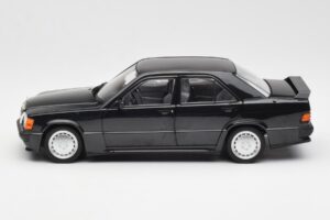 Mercedes 190E 2.3-16 W201 Nero Edizione Dealer Norev 1:18 B66040663 Pressofusione — immagine 4 di 8