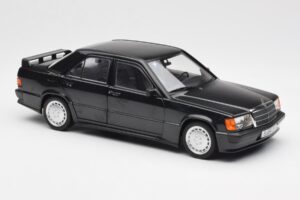 Mercedes 190E 2.3-16 W201 Nero Edizione Dealer Norev 1:18 B66040663 Pressofusione — immagine 6 di 8