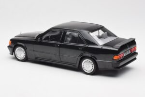 Mercedes 190E 2.3-16 W201 Nero Edizione Dealer Norev 1:18 B66040663 Pressofusione — immagine 7 di 8