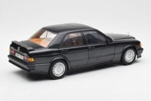 Mercedes 190E 2.3-16 W201 Blu Nero Metallic AUTOart 1:18 76122 Pressofusione — immagine 3 di 8