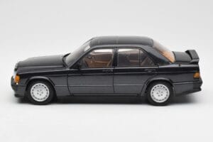 Mercedes 190E 2.3-16 W201 Blu Nero Metallic AUTOart 1:18 76122 Pressofusione — immagine 4 di 8