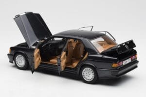 Mercedes 190E 2.3-16 W201 Blu Nero Metallic AUTOart 1:18 76122 Pressofusione — immagine 5 di 8