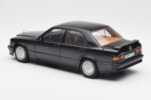 Mercedes 190E 2.3-16 W201 Blu Nero Metallic AUTOart 1:18 76122 Pressofusione — immagine 7 di 8