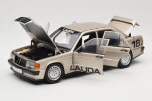 Mercedes 190E 2.3-16 W201 #1 N. Lauda Race of Champions Nurburgring 1984 AUTOart 1:18 88431 Pressofusione — immagine 2 di 8
