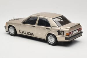 Mercedes 190E 2.3-16 W201 #1 N. Lauda Race of Champions Nurburgring 1984 AUTOart 1:18 88431 Pressofusione — immagine 7 di 8