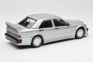 Mercedes 190E 2.5-16 EVO 1 W201 Argento Minichamps 1:18 155036001 Pressofusione — immagine 2 di 6