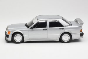 Mercedes 190E 2.5-16 EVO 1 W201 Argento Minichamps 1:18 155036001 Pressofusione — immagine 3 di 6