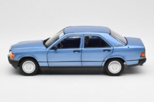 Mercedes 190E W201 Diamond Blu Edizione Dealer Norev 1:18 B66040661 Pressofusione — immagine 4 di 8