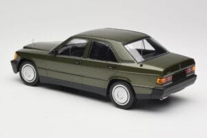 Mercedes 190E W201 Verde Metallizzato Minichamps 1:18 155037001 Pressofusione — immagine 5 di 6