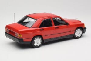 Mercedes 190E W201 Rosso Minichamps 1:18 155037000 Pressofusione — immagine 2 di 6