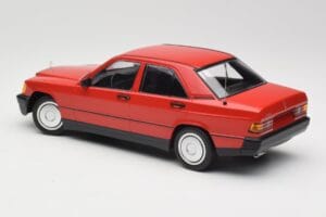 Mercedes 190E W201 Rosso Minichamps 1:18 155037000 Pressofusione — immagine 5 di 6